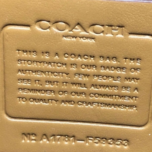 COACH PATRICIA SADDLE BAG 23 IN GLOVE CALF LEATHER WITH BUTTERFLY STUD - Picture 2 of 7